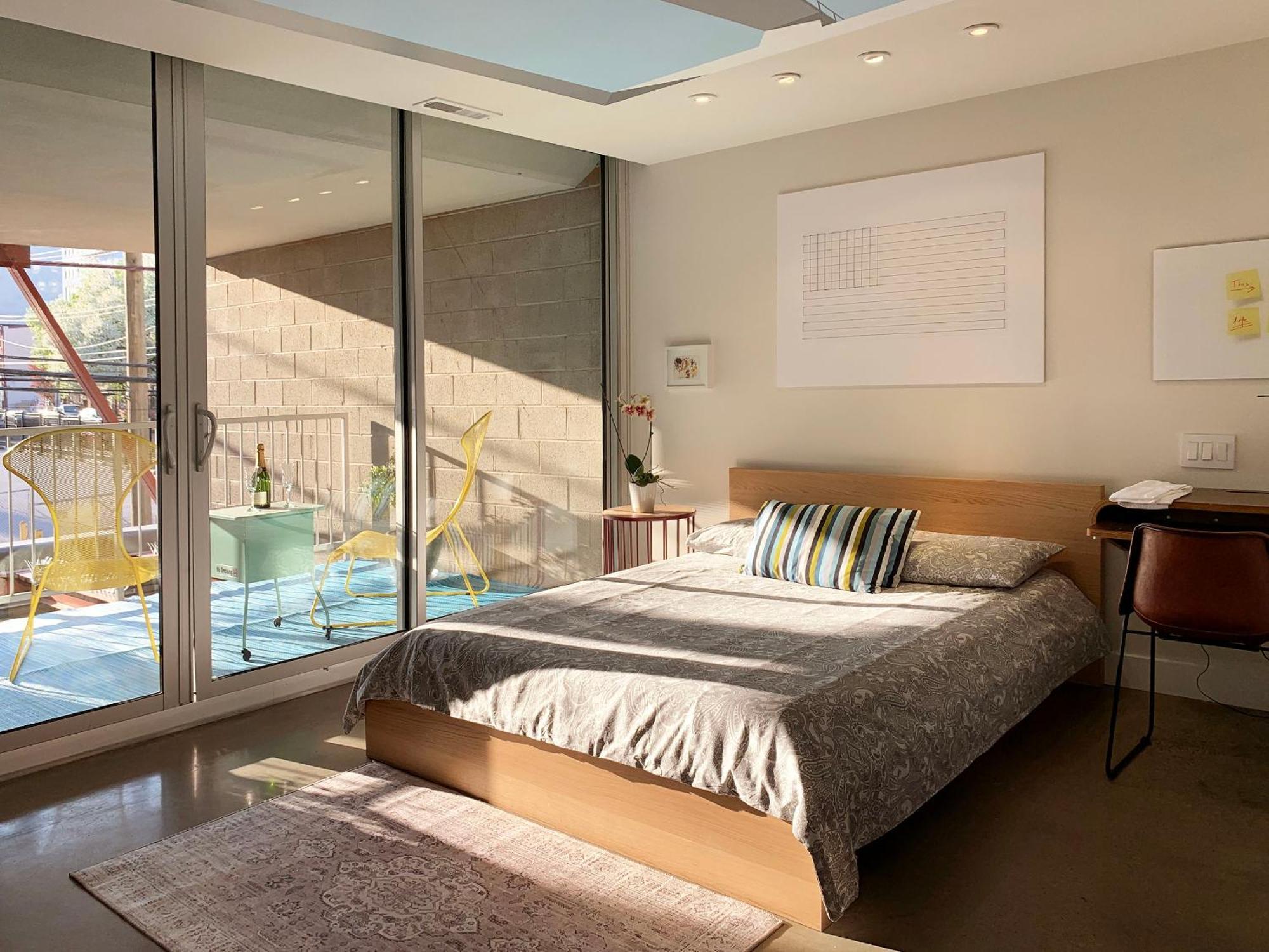 Loft With Private Patio In Art Tower Apartment