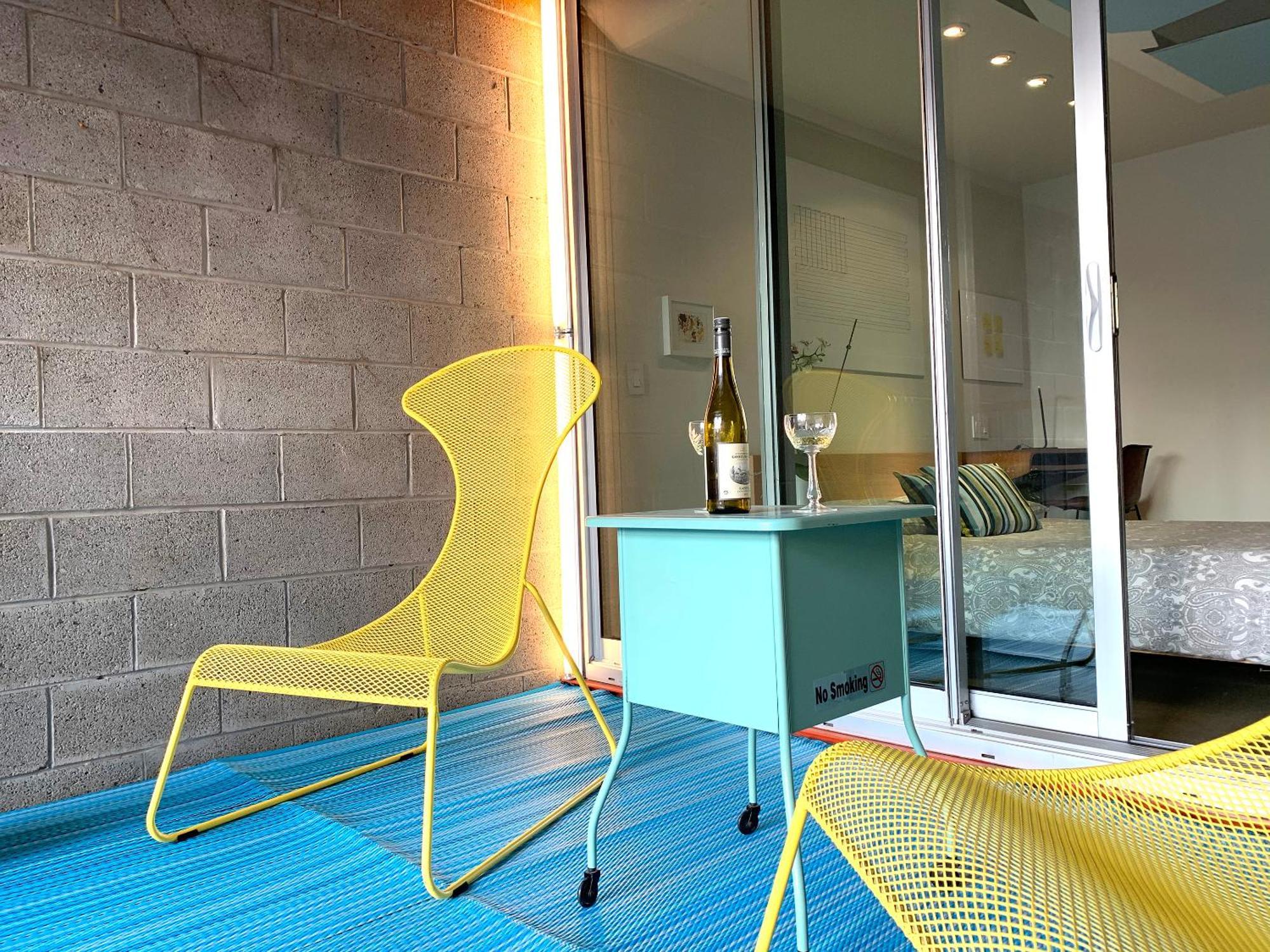 Apartment Loft With Private Patio In Art Tower *